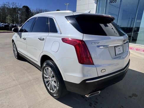 Used 2017 Cadillac XT5 Luxury w/ Driver Awareness Package image 3