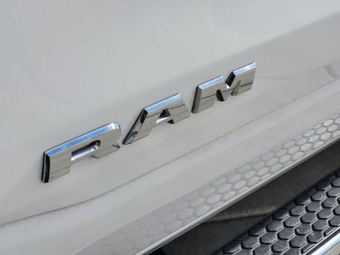 Used 2019 RAM 1500 Laramie AWD/4WD image 31