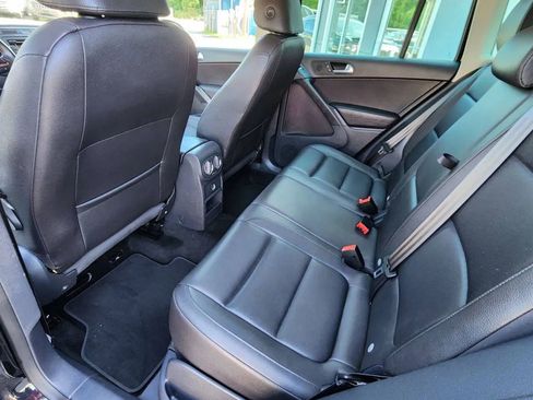 Used 2012 Volkswagen Tiguan SE FWD image 11