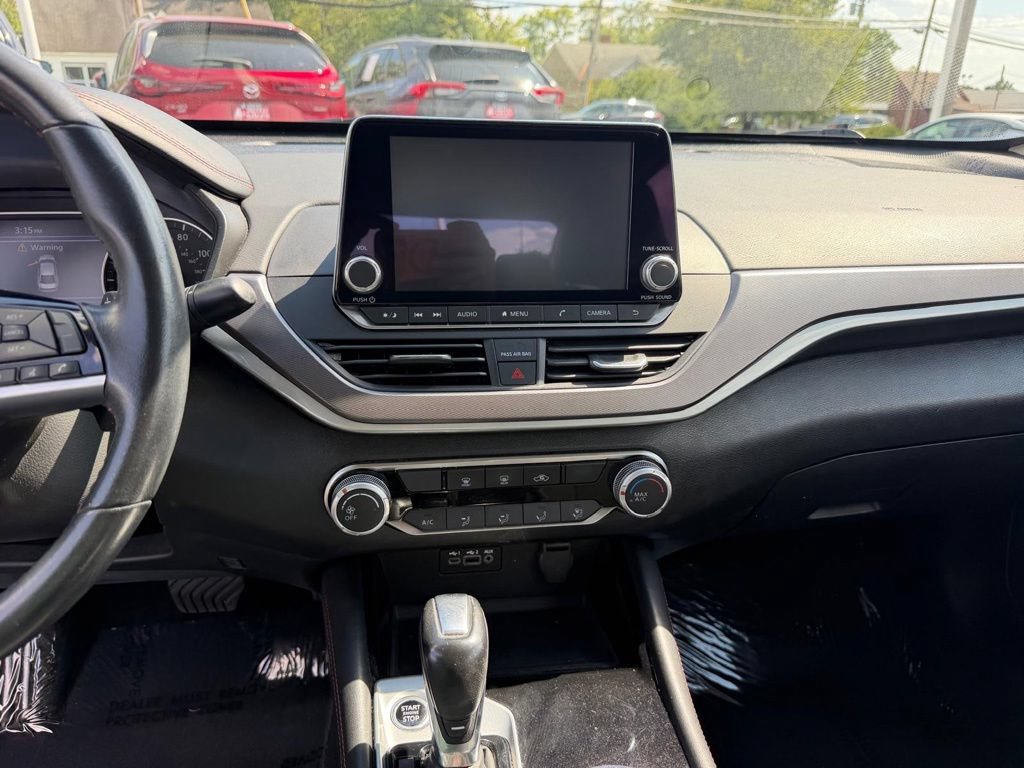 Used 2024 Nissan Altima 2.5 SR FWD image 33