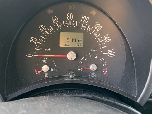 Used 2005 Volkswagen Beetle GLS image 3