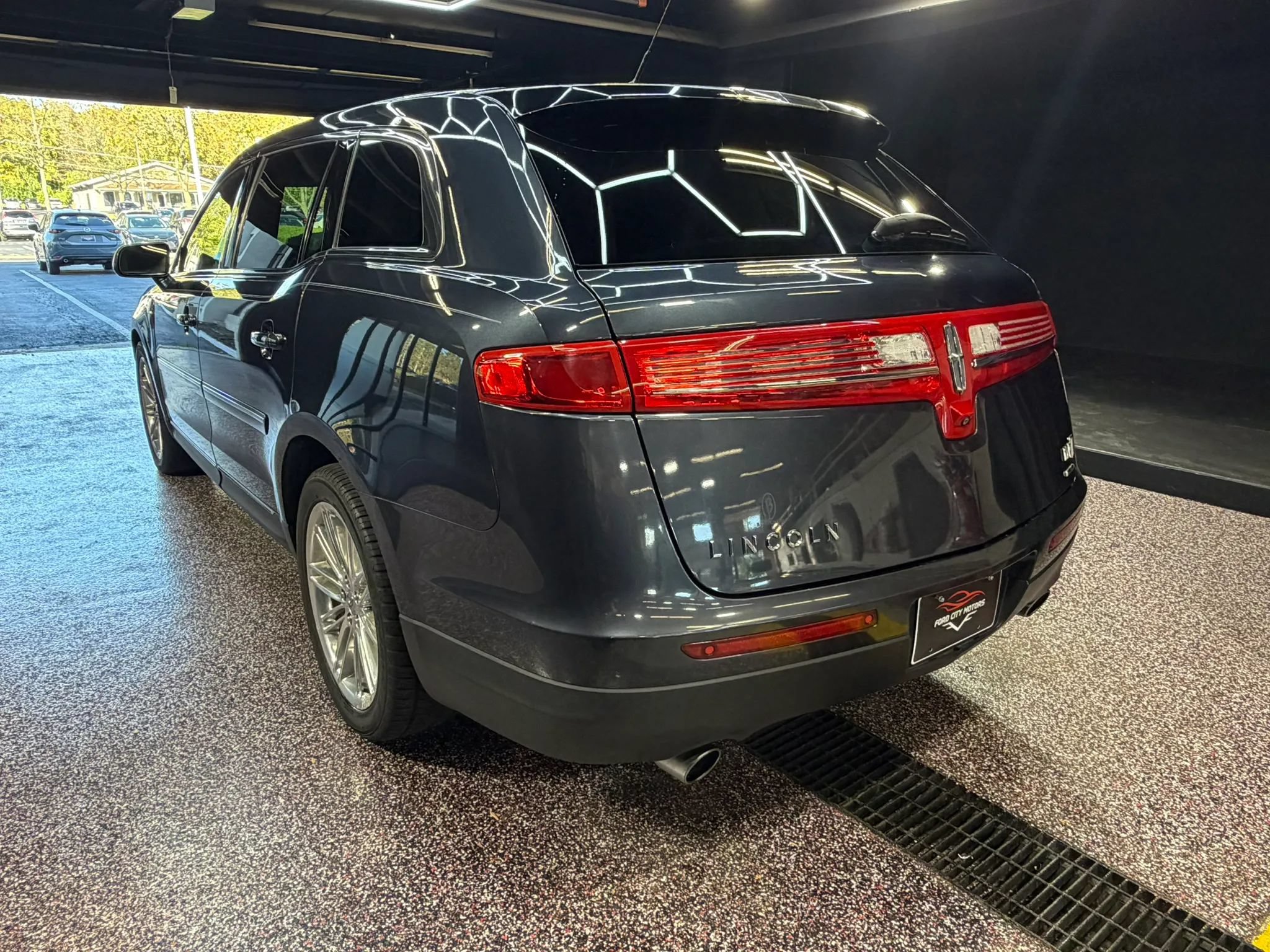 Used 2014 Lincoln MKT AWD w/ Equipment Group 201A image 5