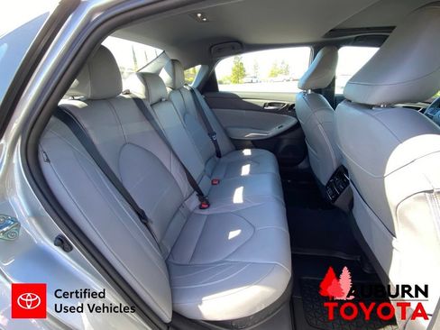 Certified 2019 Toyota Avalon Limited w/ Advanced Safety Package FWD image 18