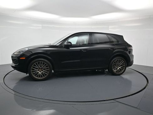 Used 2023 Porsche Cayenne S Platinum image 2