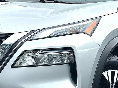 Used 2023 Nissan Rogue SV FWD image 4