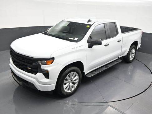 Used 2023 Chevrolet Silverado 1500 Custom RWD image 17