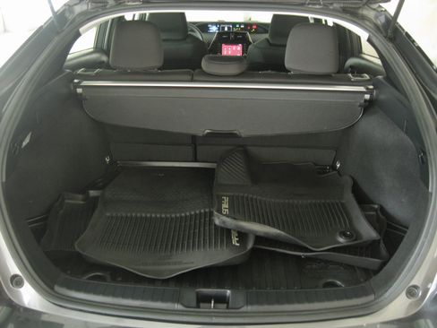 Used 2021 Toyota Prius LE image 18