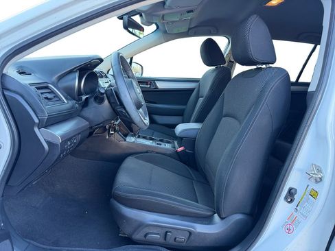 Used 2019 Subaru Outback 2.5i Premium image 10