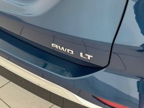 Used 2021 Chevrolet Equinox LT AWD/4WD image 45