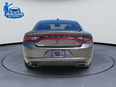 Used 2017 Dodge Charger SXT RWD image 7