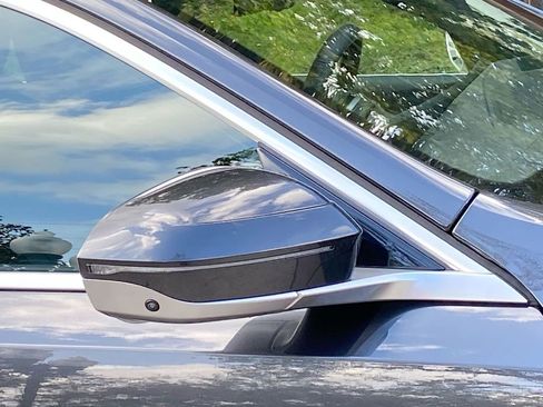 Used 2025 BMW i5 eDrive40i w/ Premium Package image 20