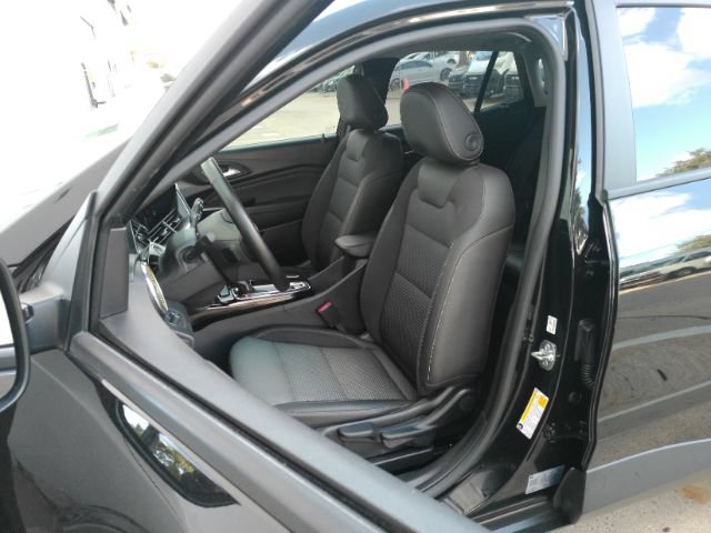 Used 2026 Chevrolet Trax LT w/ Sunroof Package FWD image 14