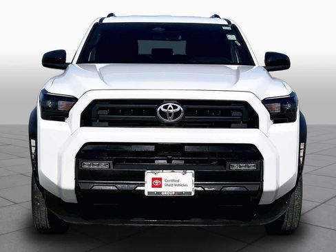 Used 2025 Toyota 4Runner SR5 AWD/4WD image 4
