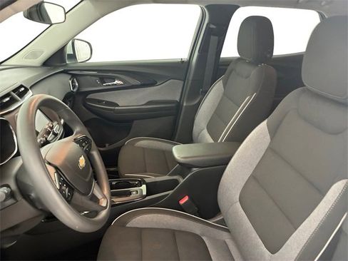Certified 2022 Chevrolet TrailBlazer LT w/ Driver Confidence Package image 12
