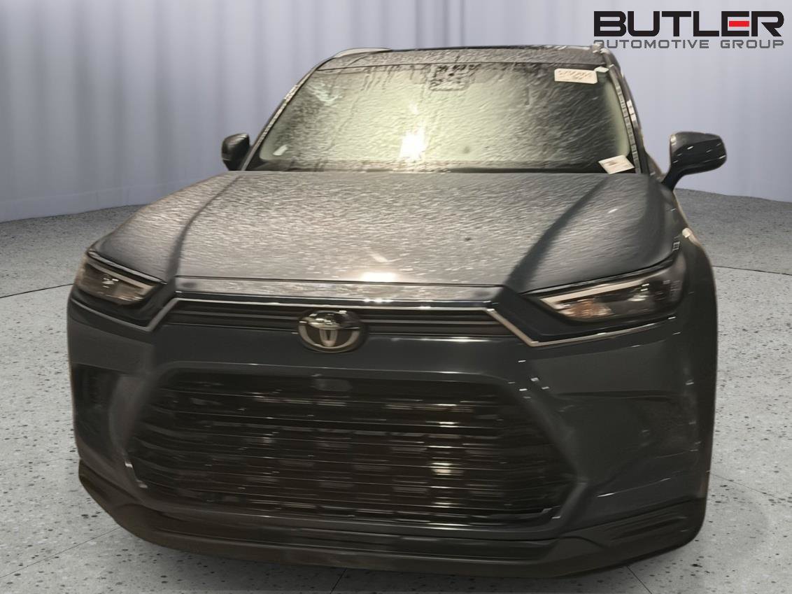 Used 2025 Toyota Grand Highlander AWD image 3
