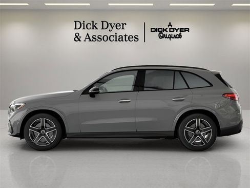 Used 2025 Mercedes-Benz GLC 300 GLC 300 image 23