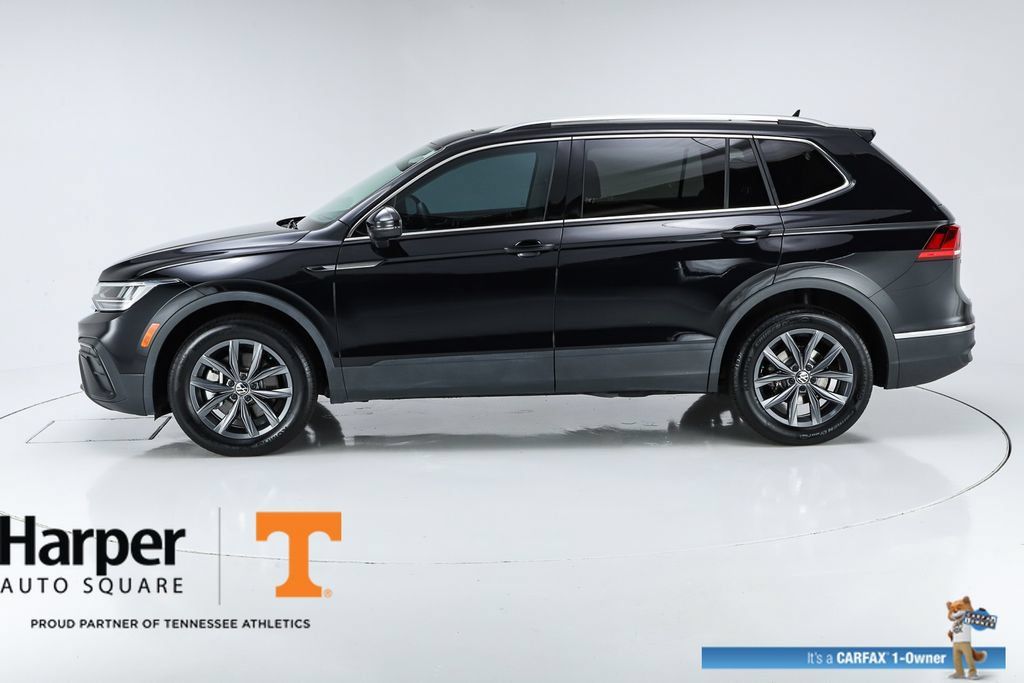 Used 2023 Volkswagen Tiguan SE w/ Panoramic Sunroof Package FWD image 40