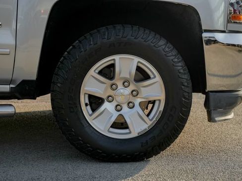 Used 2018 Chevrolet Silverado 1500 LT w/ All Star Edition AWD/4WD image 5