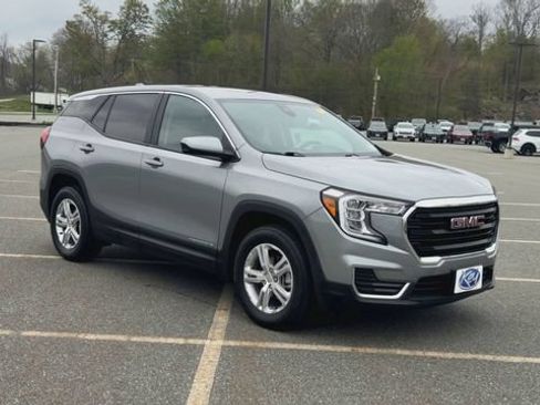 Used 2024 GMC Terrain SLE AWD/4WD image 2