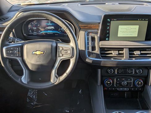 Used 2024 Chevrolet Suburban Premier image 18