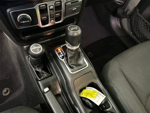 Used 2023 Jeep Wrangler Unlimited w/ Cold Weather Group image 20