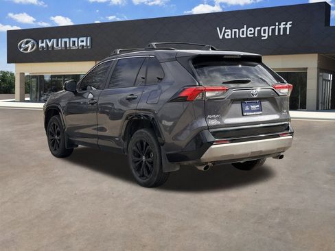 Used 2024 Toyota RAV4 SE image 10