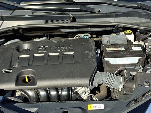 Used 2021 Toyota C-HR XLE image 28