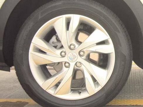 Used 2024 Buick Encore GX Preferred AWD/4WD image 10