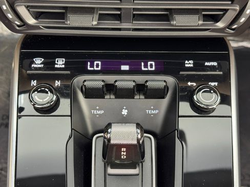 Used 2022 Porsche 911 Targa 4S w/ Premium Package image 34