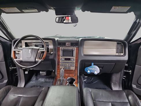 Used 2011 Lincoln Navigator L 4WD image 11