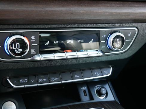 Used 2024 Audi Q5 2.0T Premium AWD/4WD image 23