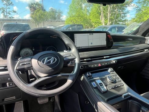 Used 2025 Hyundai Palisade Calligraphy AWD/4WD image 2