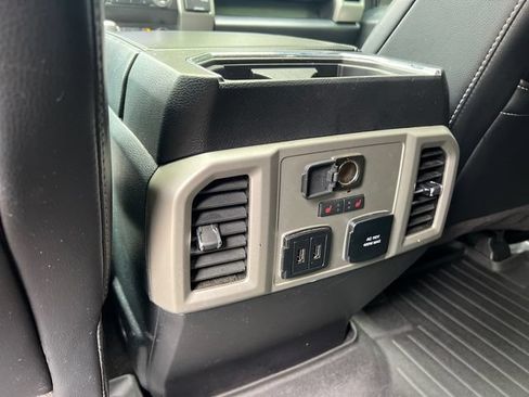 Used 2019 Ford F150 Lariat w/ Equipment Group 502A Luxury AWD/4WD image 24