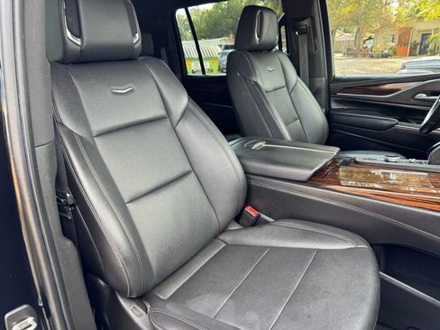 Used 2022 Cadillac Escalade ESV Luxury image 13