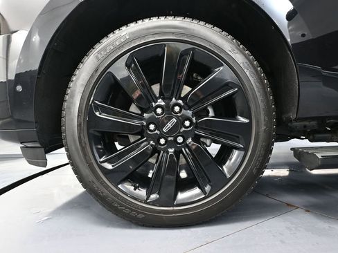 Used 2024 Lincoln Navigator L Reserve w/ Equipment Group 201A image 17