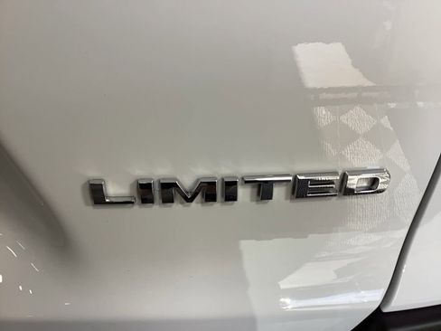 Used 2022 Jeep Cherokee Limited w/ Elite Package image 39