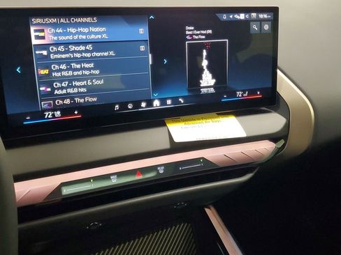 Used 2025 BMW X3 xDrive30i w/ Premium Package image 16