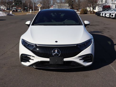 Used 2024 Mercedes-Benz EQS 580 4MATIC Sedan image 2