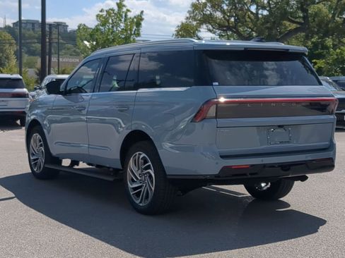 New 2025 Lincoln Navigator Reserve image 5