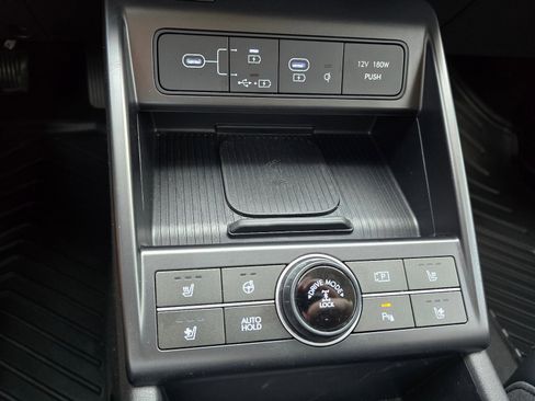 Used 2024 Hyundai Kona Limited AWD/4WD image 20
