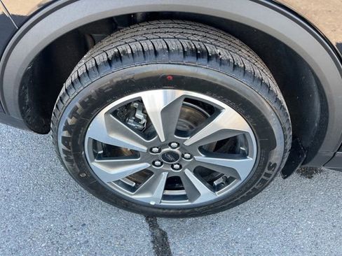 Used 2025 Ford Escape Platinum image 17