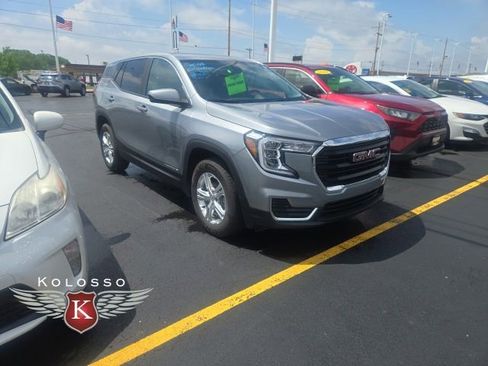Used 2024 GMC Terrain SLE AWD/4WD image 1