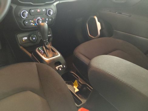 Used 2019 Jeep Renegade Sport w/ UConnect 7.0 Group image 26