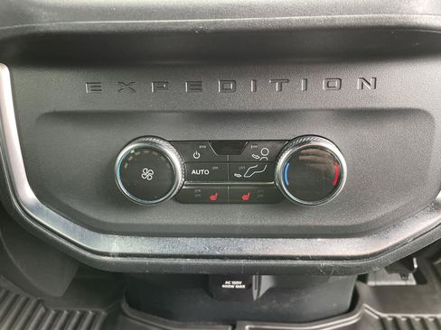 Used 2025 Ford Expedition Tremor AWD/4WD image 31