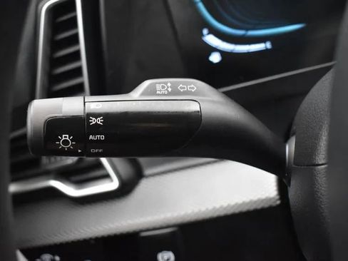 Used 2025 Kia Sportage LX image 25