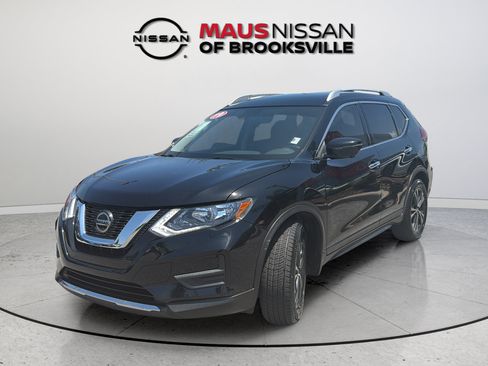 Used 2019 Nissan Rogue SV w/ Premium Package FWD image 5