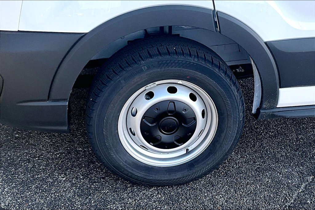 New 2026 Ford Transit 250 148 Medium Roof RWD image 12