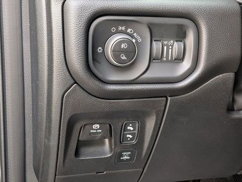New 2026 RAM 1500 4x4 Crew Cab image 27