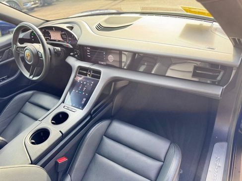Used 2022 Porsche Taycan 4S image 21