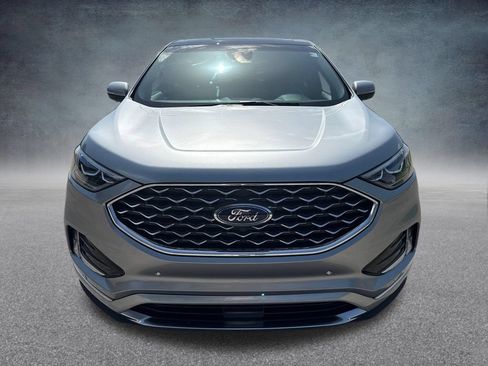 Used 2020 Ford Edge Titanium w/ Equipment Group 301A FWD image 8